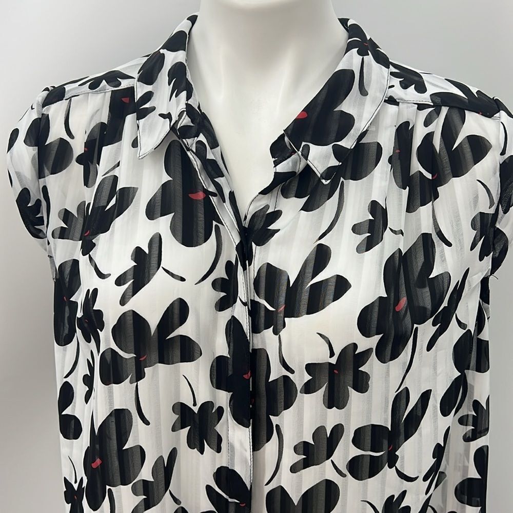 Roz & Ali short sleeve floral black and white XL blouse